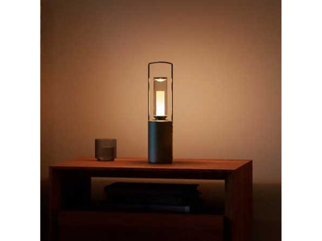 シャープ、音が360度広がるポータブルスピーカーランタン「DL-FS01L