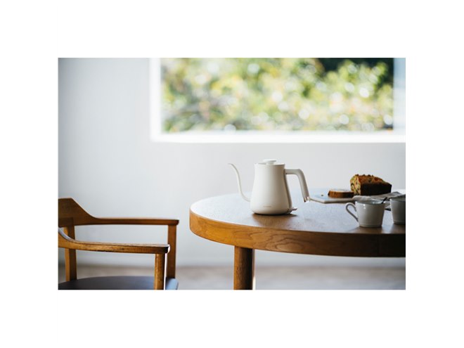 バルミューダ、“小さくて美しい”電気ケトル「BALMUDA The Pot」を