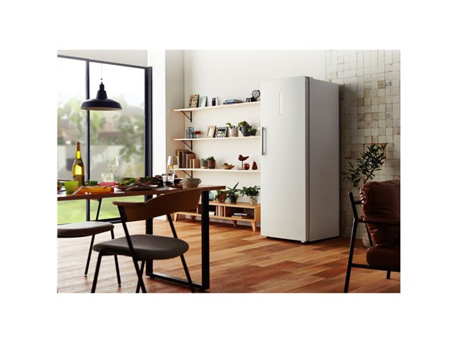 ハイアール、大容量ながらスリムなボディを採用した「前開き式冷凍庫