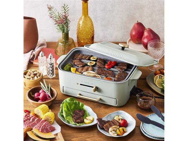 BRUNO、油はね・煙を防ぐプレートを採用した「コンパクトグリルホット