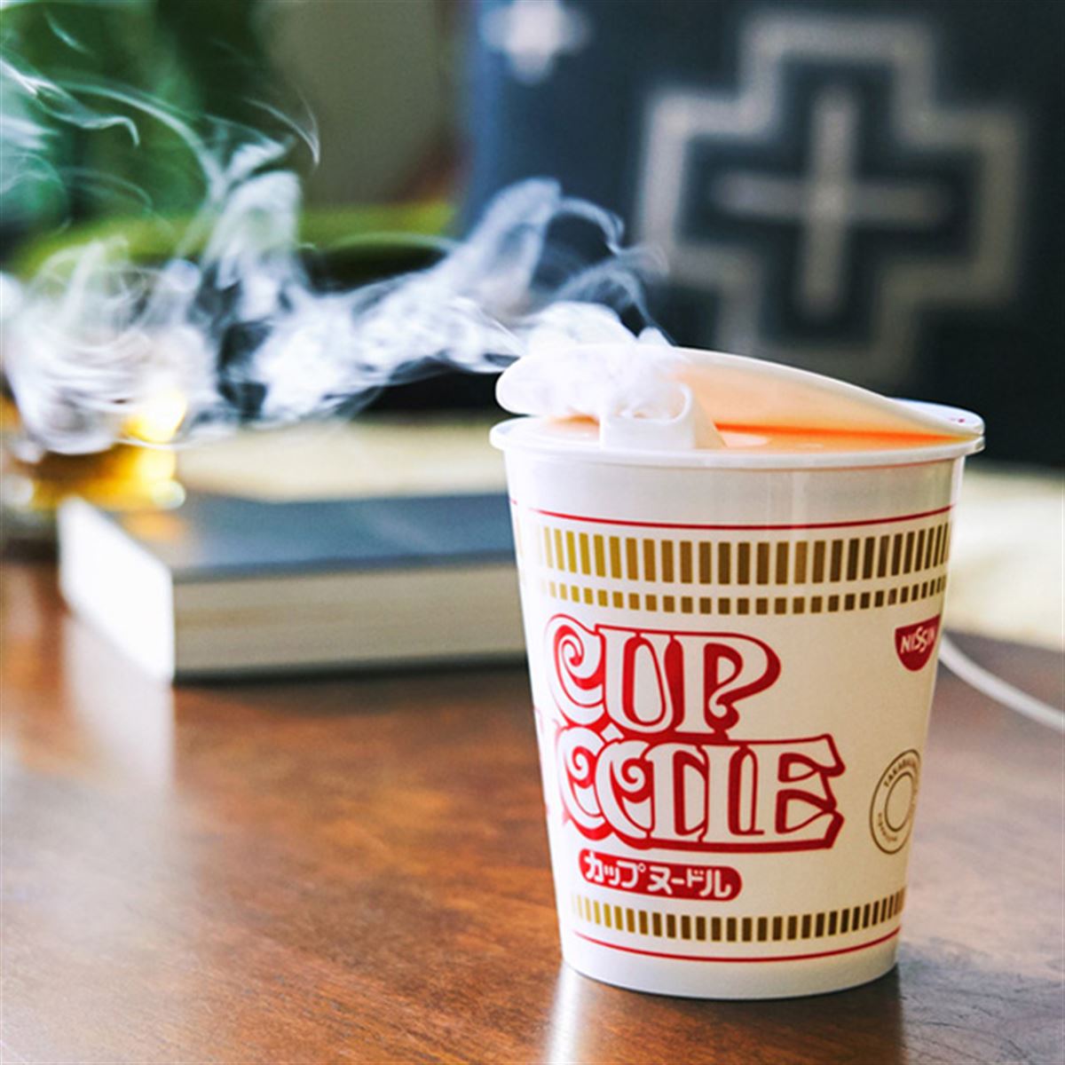 カップヌードル」の香りはしないけど、そっくりな加湿器が2,189円で