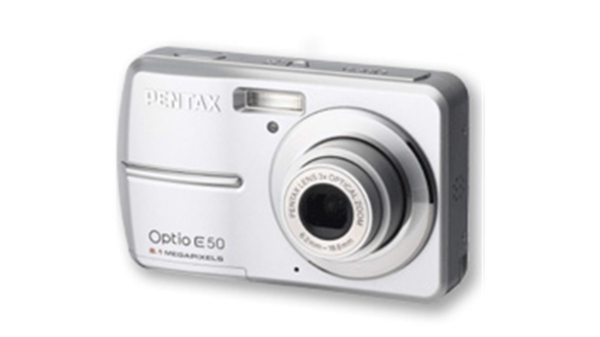 ペンタックス、初心者向けデジカメ「Optio E50」 - 価格.com