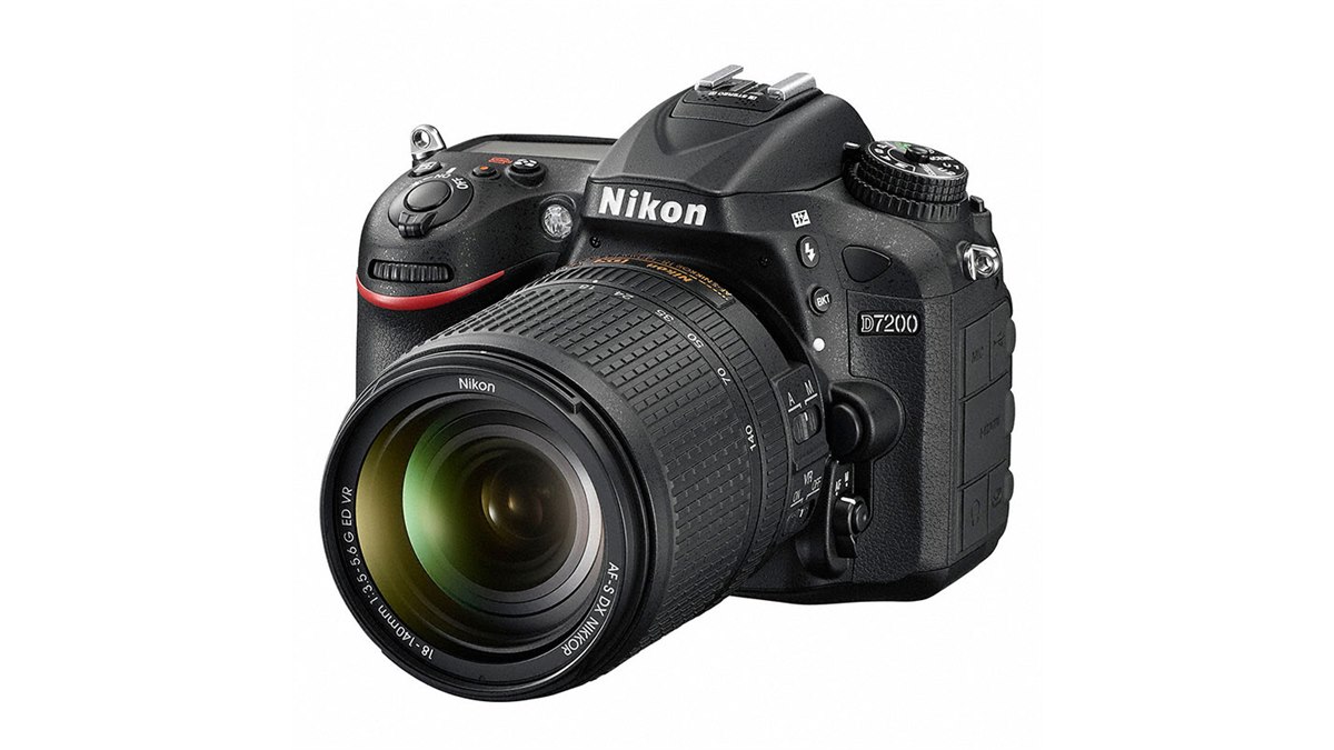 ニコン、AF性能が向上した2416万画素一眼カメラ「D7200」 - 価格.com