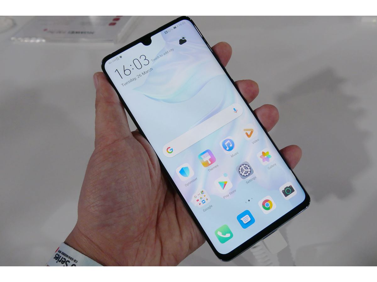 ファーウェイが新型スマホ「P30 Pro」＆「P30」発表。暗所撮影、ズーム