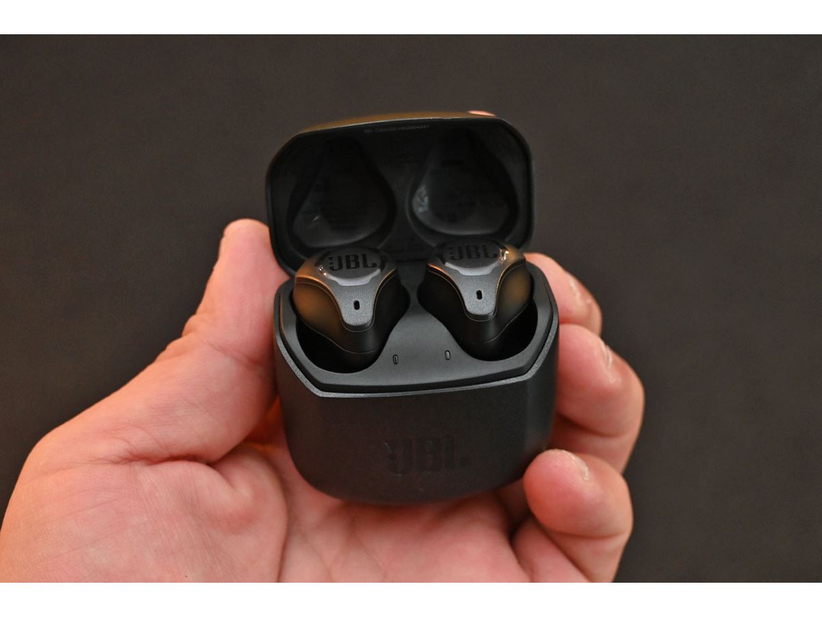 JBL初のハイブリッドNC搭載完全ワイヤレスイヤホン・ヘッドホン「CLUB