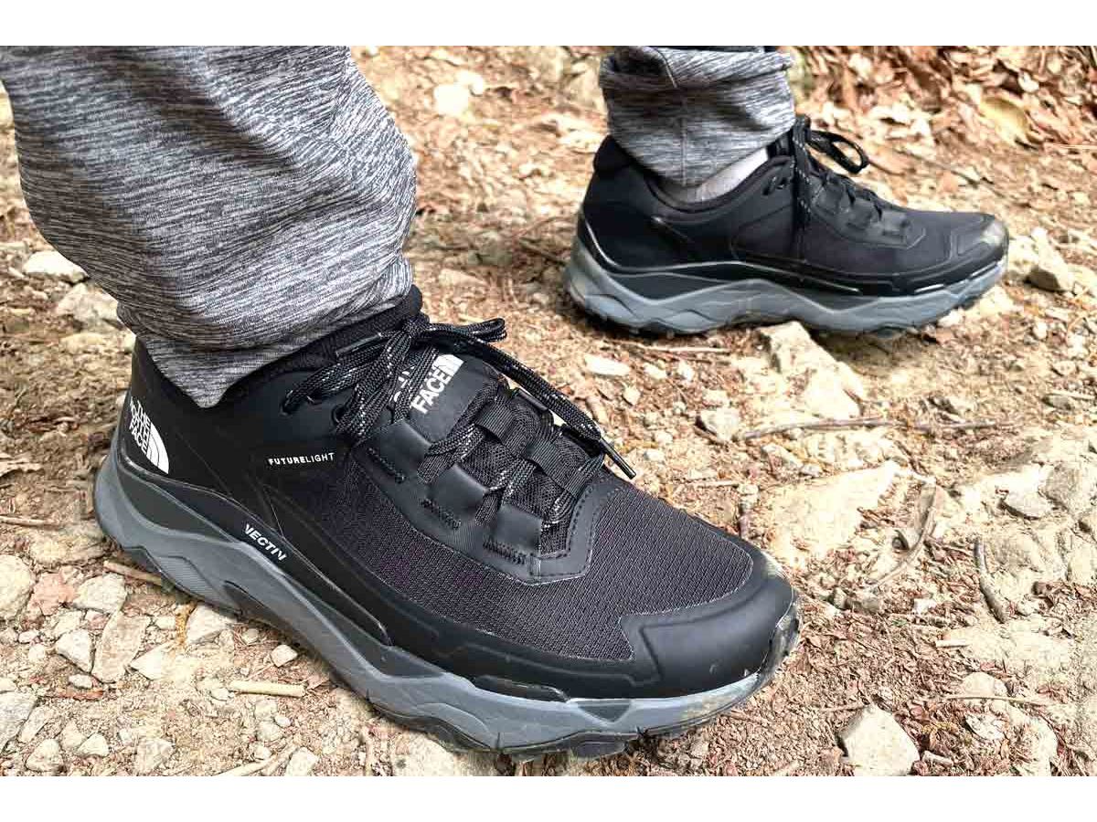 ザ・ノース・フェイスの悪天候対応トレッキングシューズ、10km歩いて
