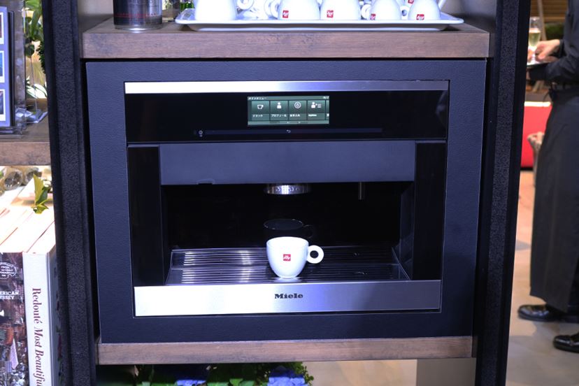 家にバリスタがいるみたい！ ミーレのビルトインエスプレッソマシンに