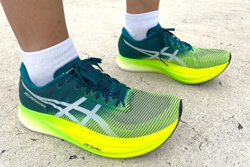 爆発的推進力！ 「アシックス史上最速モデルの改良版」で自己記録を