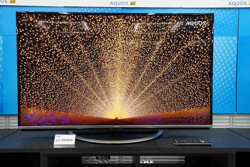 スイーベル対応のシャープのハイクラス4K液晶テレビ「AQUOS US45ライン