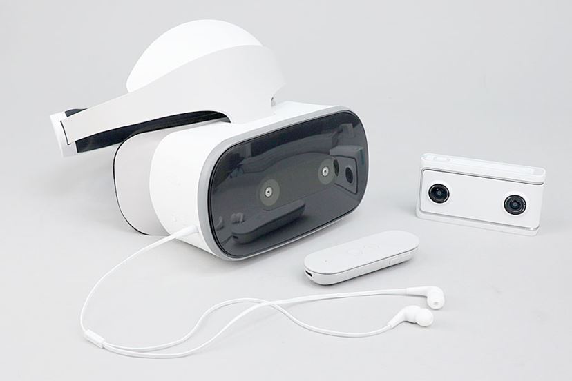 かぶってすぐにVR！ PCもスマホも不要なレノボのVRヘッドセット