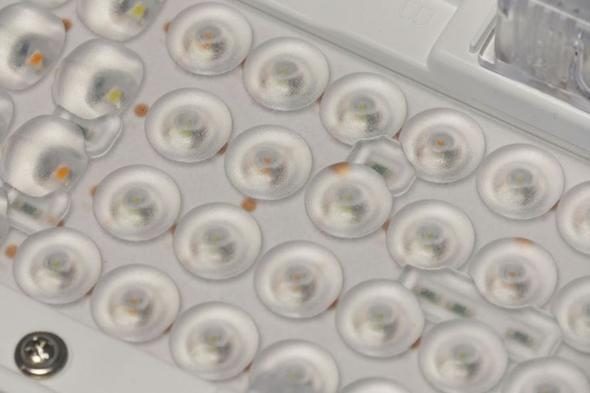 光と音のシャワーが心地いい！ スピーカー搭載LEDシーリングライトで