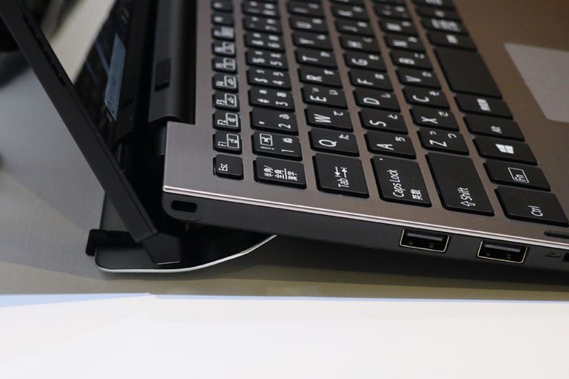 VAIO A12」は2in1でもしっかりノートPC、絵本をヒントに生み出した