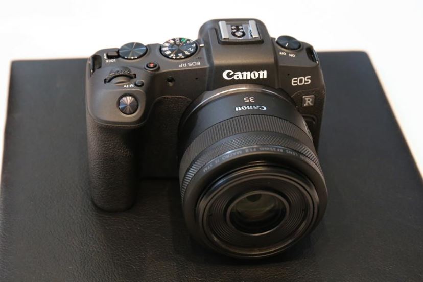 実売16万円前後！ キヤノンから低価格フルサイズミラーレス「EOS RP