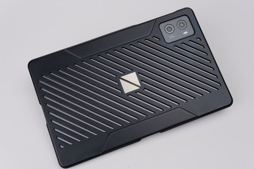 類のない小型高性能タブレットNEC「LAVIE Tab T9」の適した使い方とは