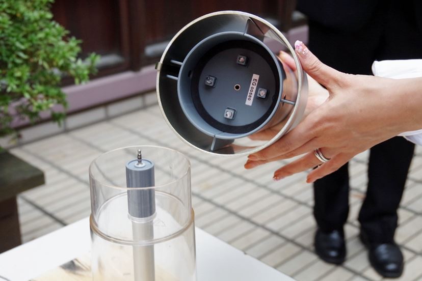 フィルターレス”で0.1μm未満の粒子も99.9％以上捕集する「イオンフロー