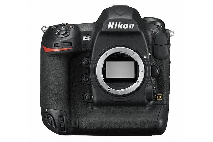 ニコンのフラッグシップ一眼レフ「D5」や、キヤノンのミドルクラス入門