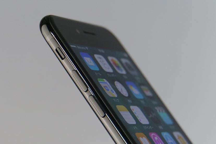 iPhone 7」レビュー、360度どこから見ても真っ黒な「ジェットブラック