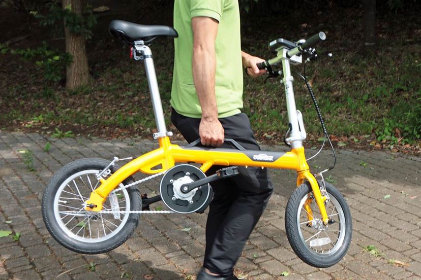 30秒かからずに輪行準備完了！ モバイルバッテリーで走る電動アシスト