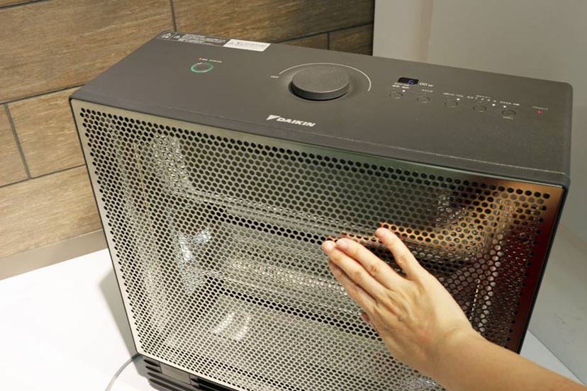 速暖＆安全性の高い輻射式のスポット暖房！ 遠赤外線と温風で暖める