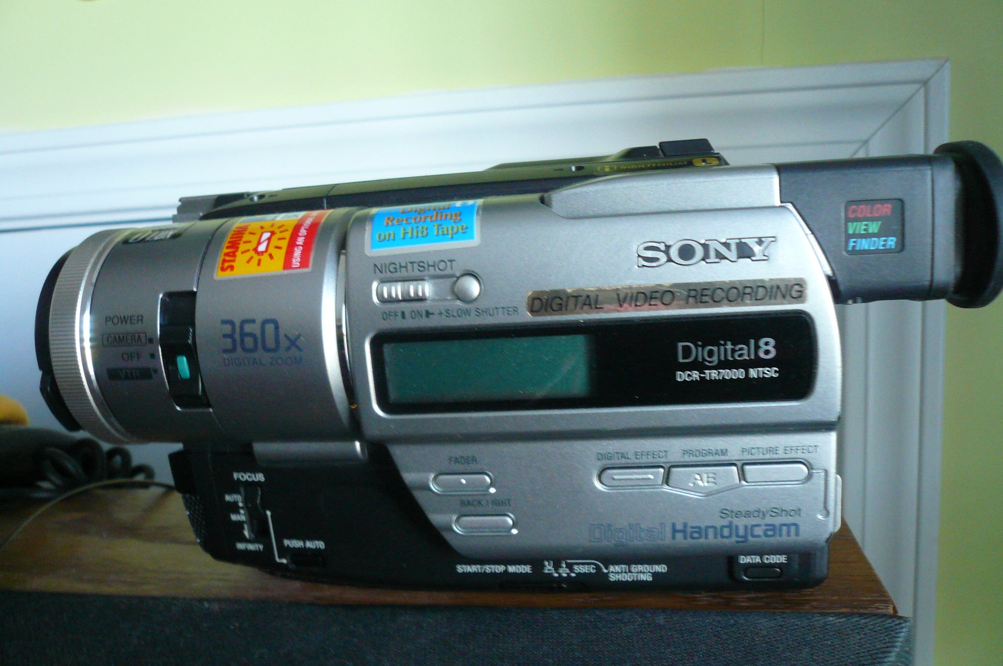 Sony DCR-TR7000 digital8 stereo NTSC camcorder plays 8mm Hi8