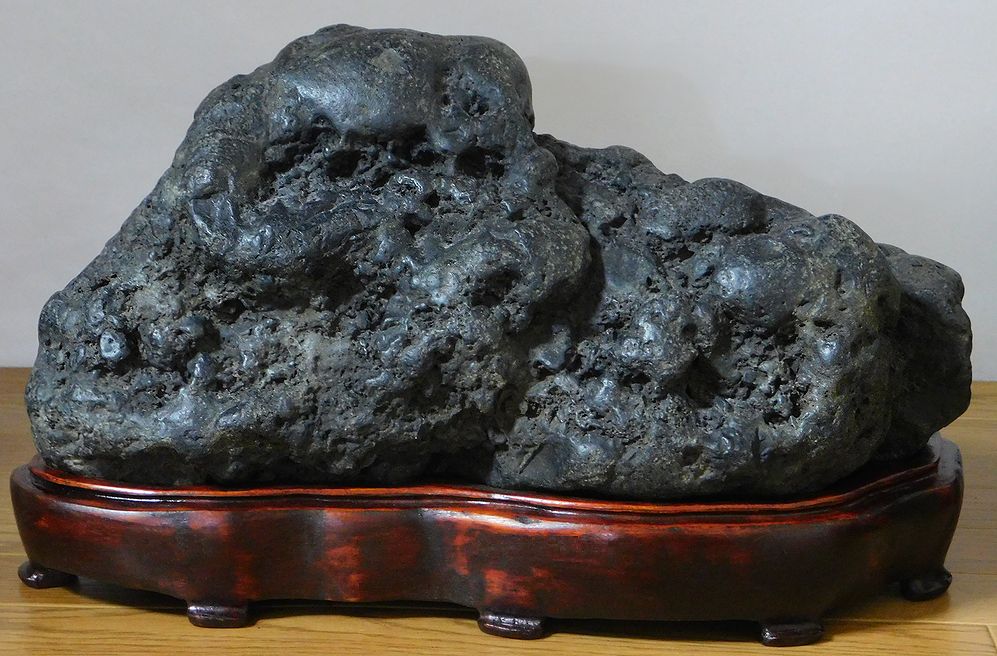 緋山酔恭「山水石美術館」 全国の水石・美石を紹介 千軒石