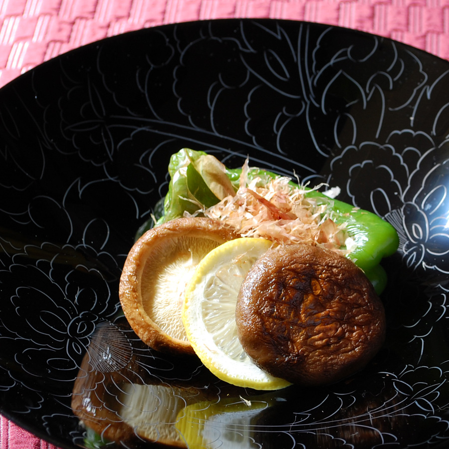 ボウル 牡丹彫 朱 小 漆塗り 中鉢 12-08004 漆器の井助