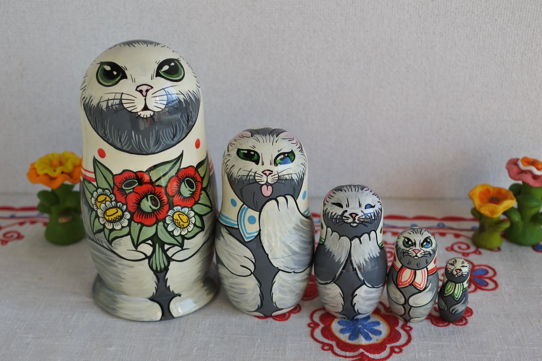 マトリョーシカ 夏のお祝い 猫マトリョーシカ 5ピース ロシア民芸品
