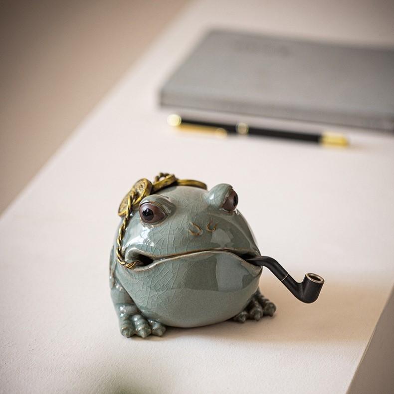 蛙 カエル 置物 オブジェ 陶器 ブルー 高級感 財運 金運 開運 運気