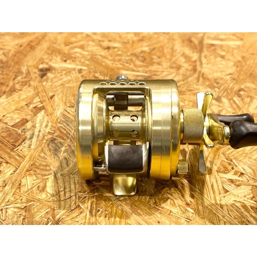 シマノ 00カルカッタコンクエスト200 右ハンドル : タックルガレージ