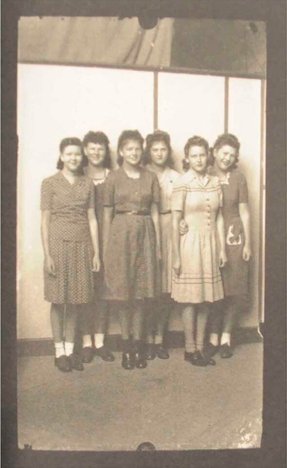 Disfarmer: 1939-1946 Heber Springs Portraits From the Collection