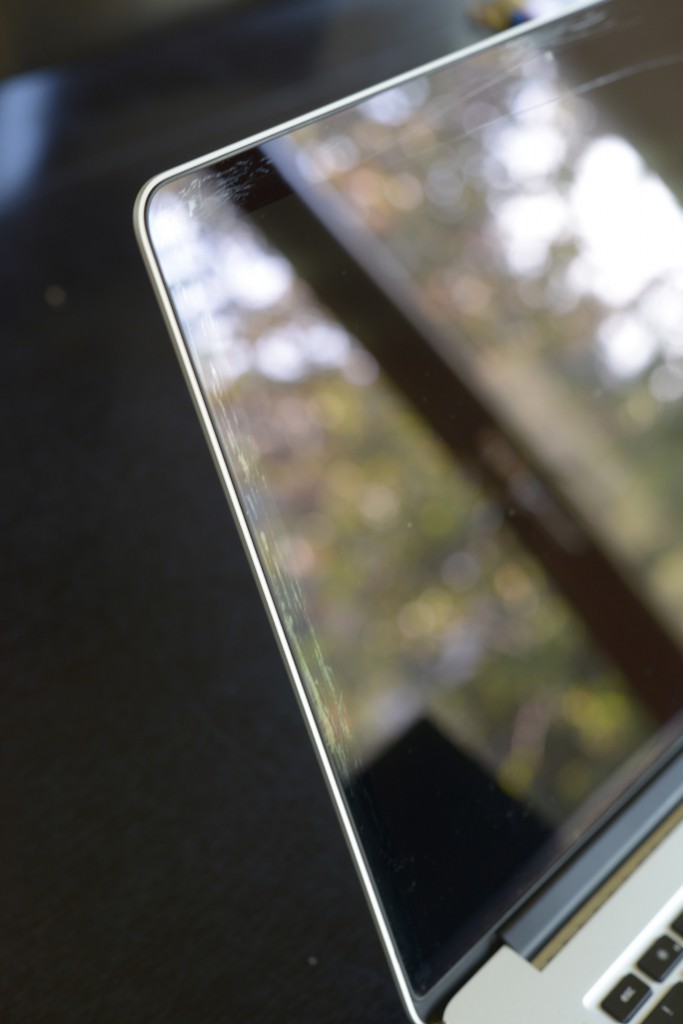 MacBook Pro Retinaの液晶画面のコーティングが剥がれてきたので