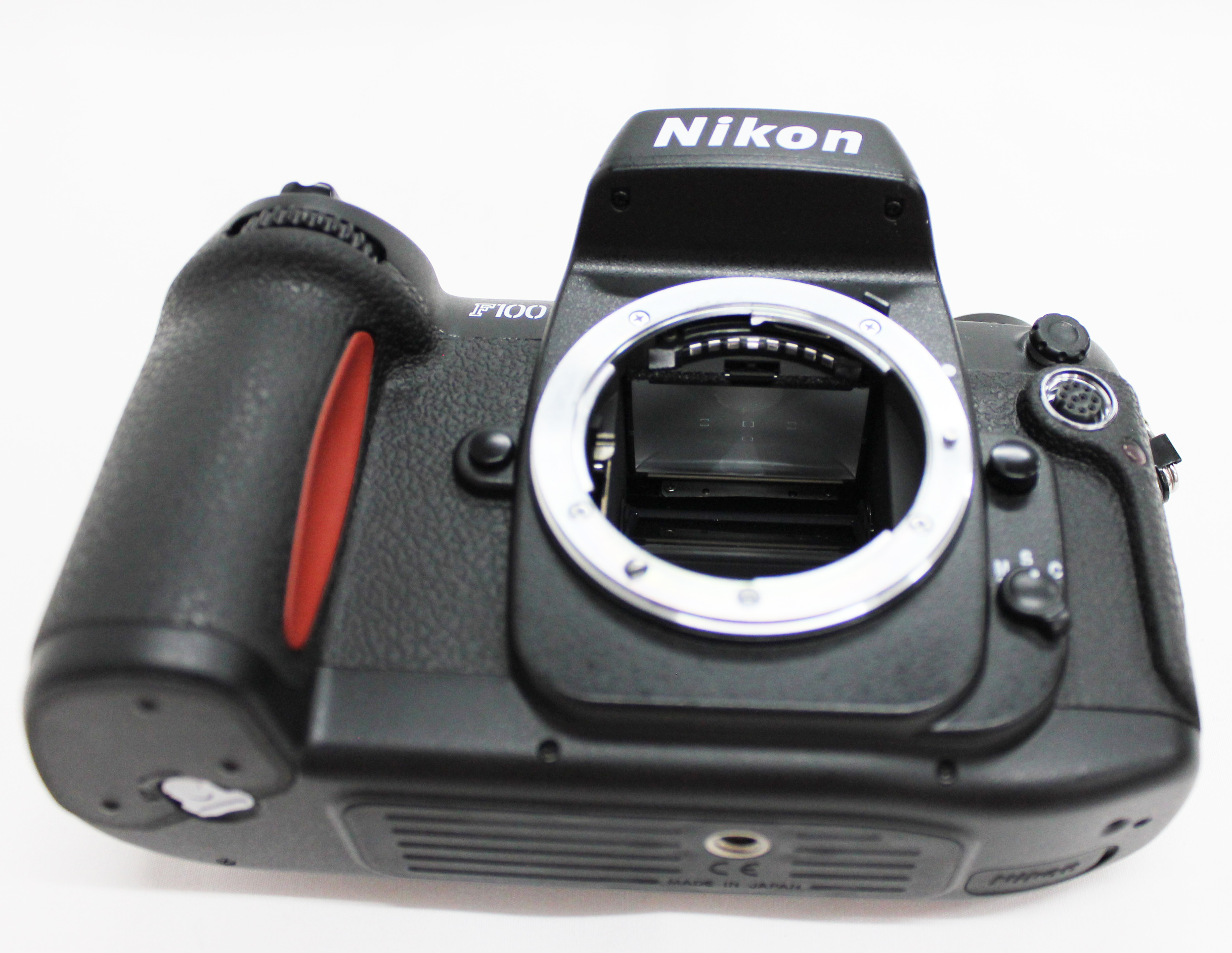 Nikon F100 35mm SLR w/ AF Nikkor 35-105 F/3.5-4.5 D & MC-30 from