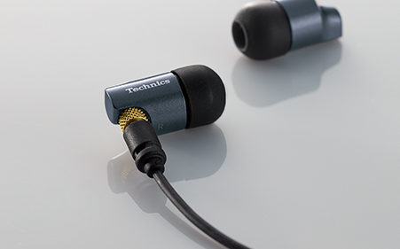 まるでスピーカーのような低音! 一聴して惚れ込んだ、Technics「EAH