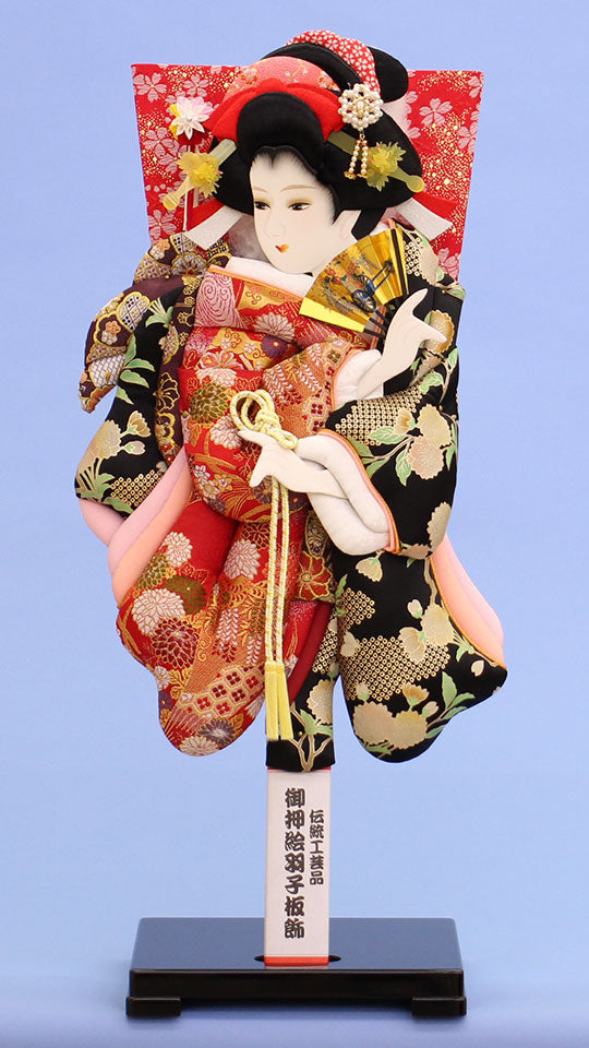 押絵羽子板20号 金襴華流水 台付き – 寿鳳人形の東芸