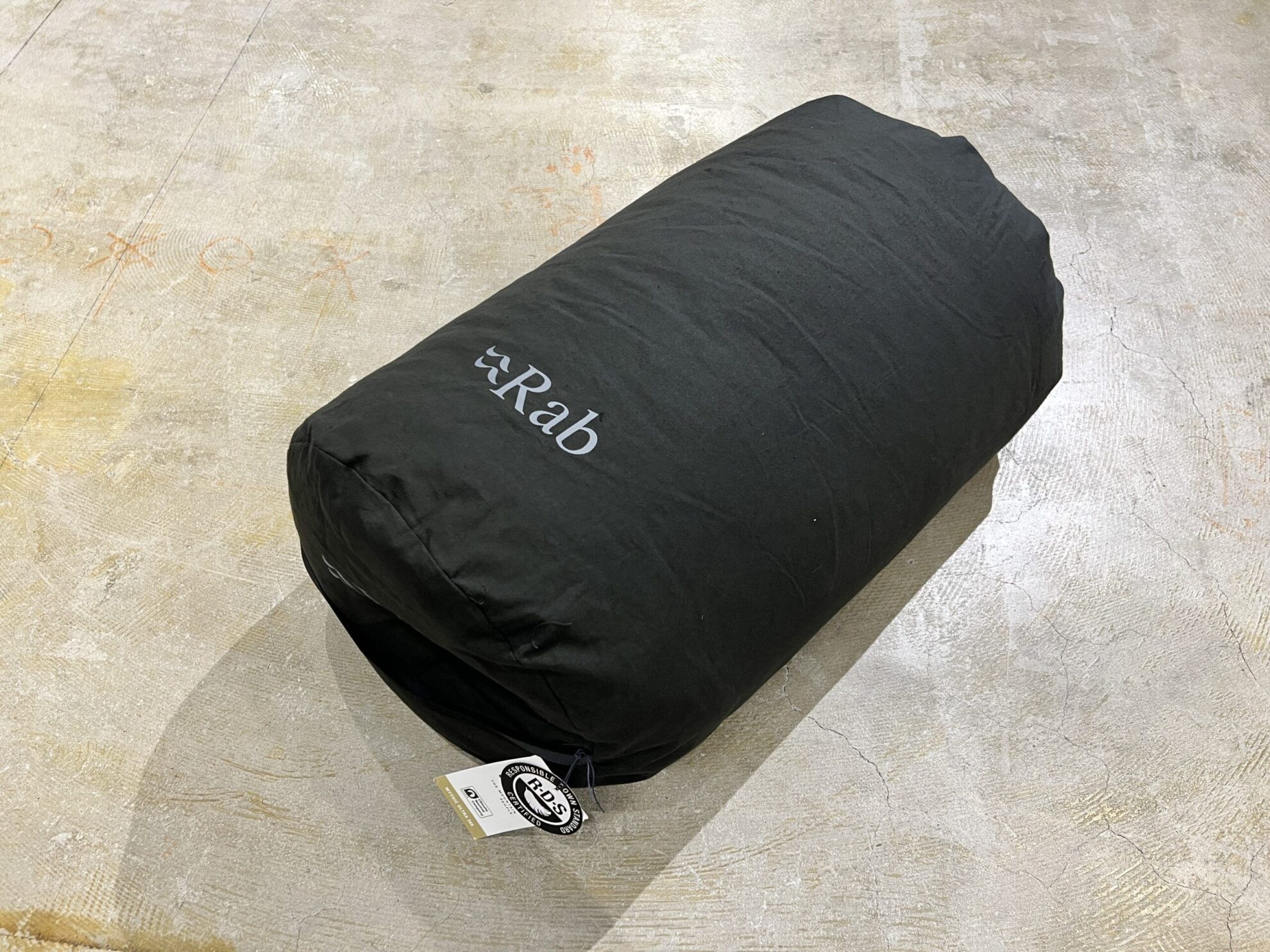 軽量コンパクト、暖かいシュラフ「Rab Mythic Ultra 360」ラブミシック