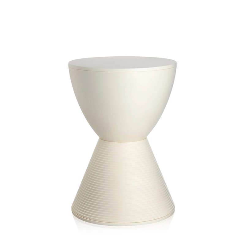 ニョメス ナポレオン｜Kartell｜カルテルオフィシャルサイト