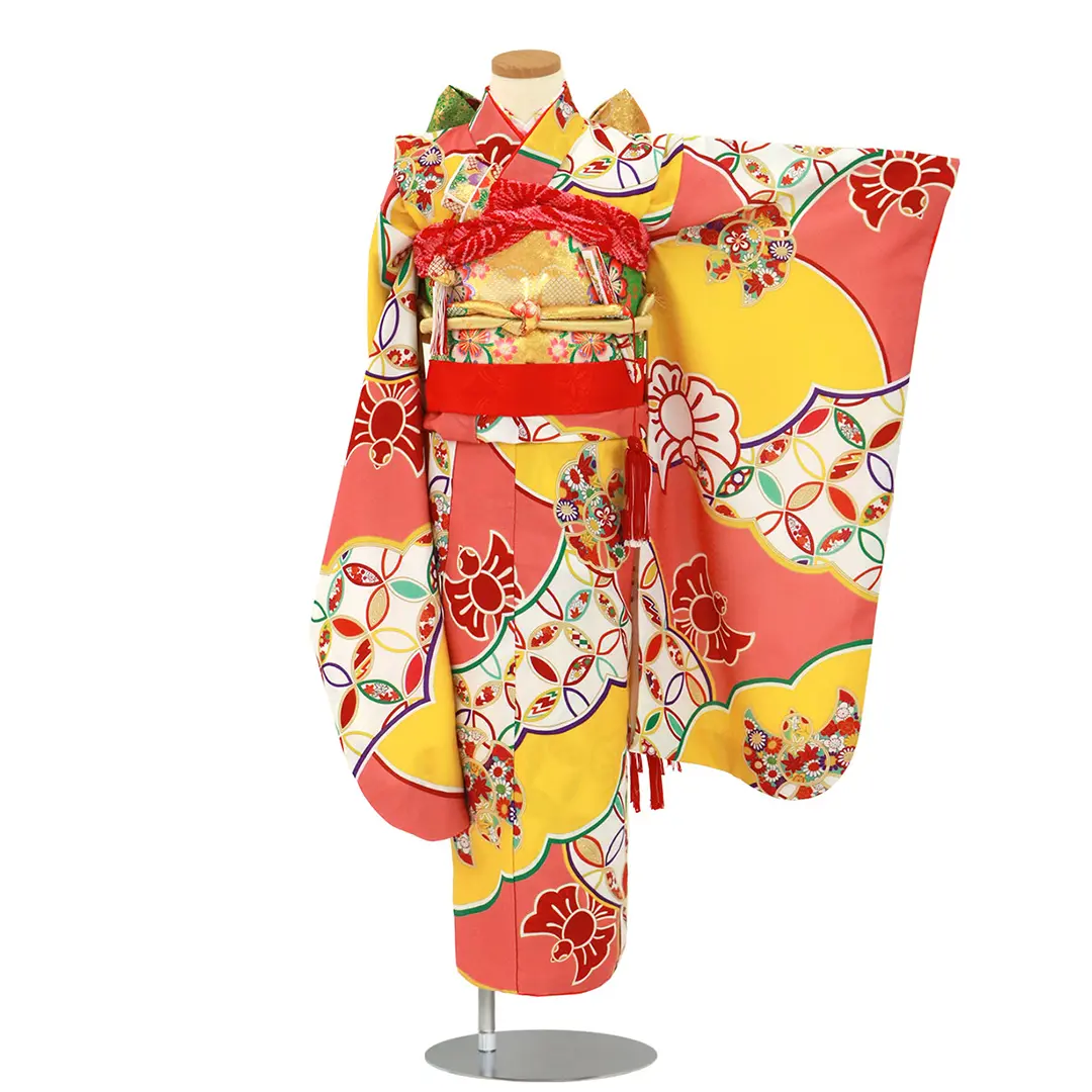 薄紅色にレトロな雲取りと雀紋の着物／七五三・七歳女の子 | 宅配着物