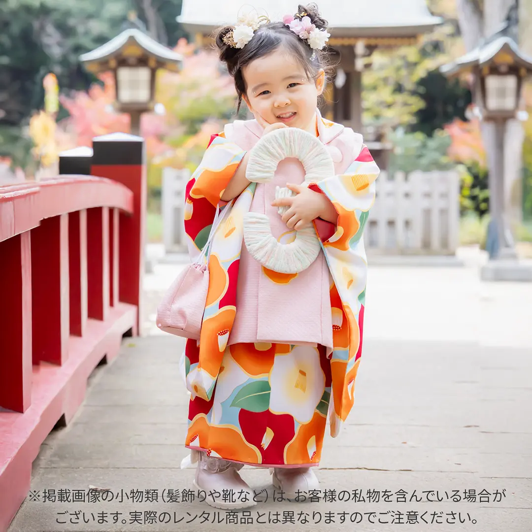 水色地に赤やオレンジの椿、ピンクの被布コートセット／七五三・三歳