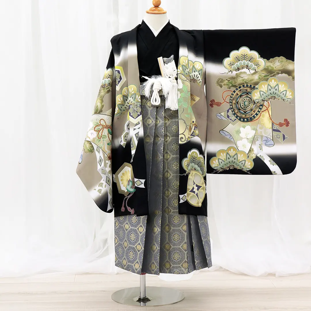 七五三着物レンタル／黒地に鷹と三種の神器、藍鼠の袴／小さめサイズ