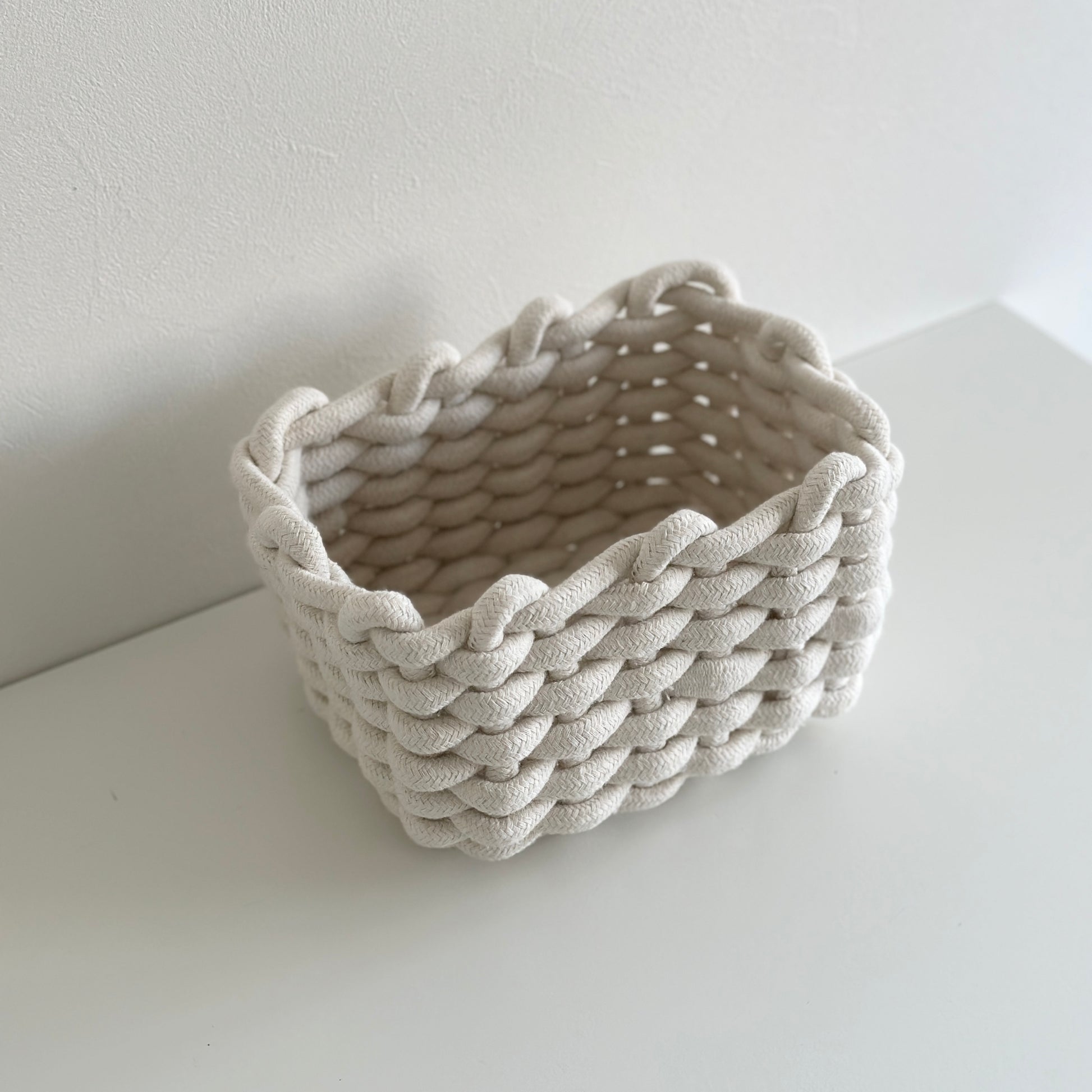 良品］編み込みバスケット 5つ仕切り 良品］編み込みバスケット 5つ