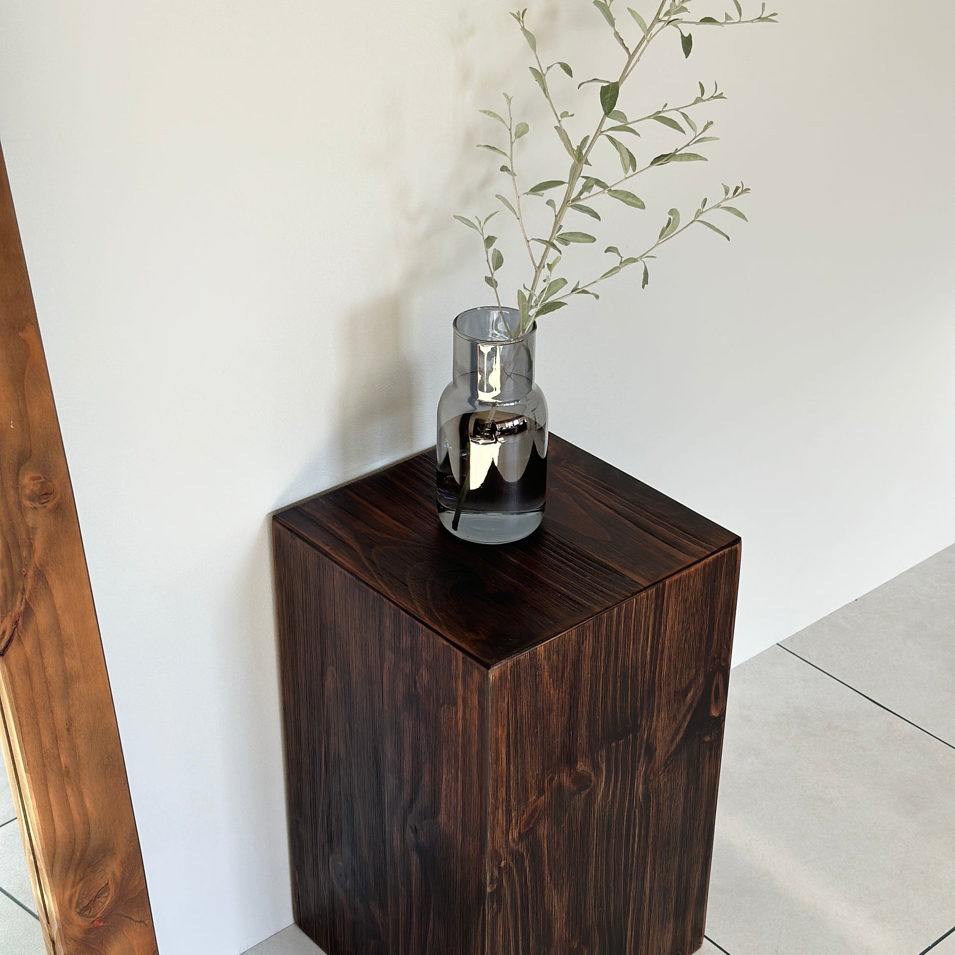 フラワーベース｜スモークグレーミドルベース - territory