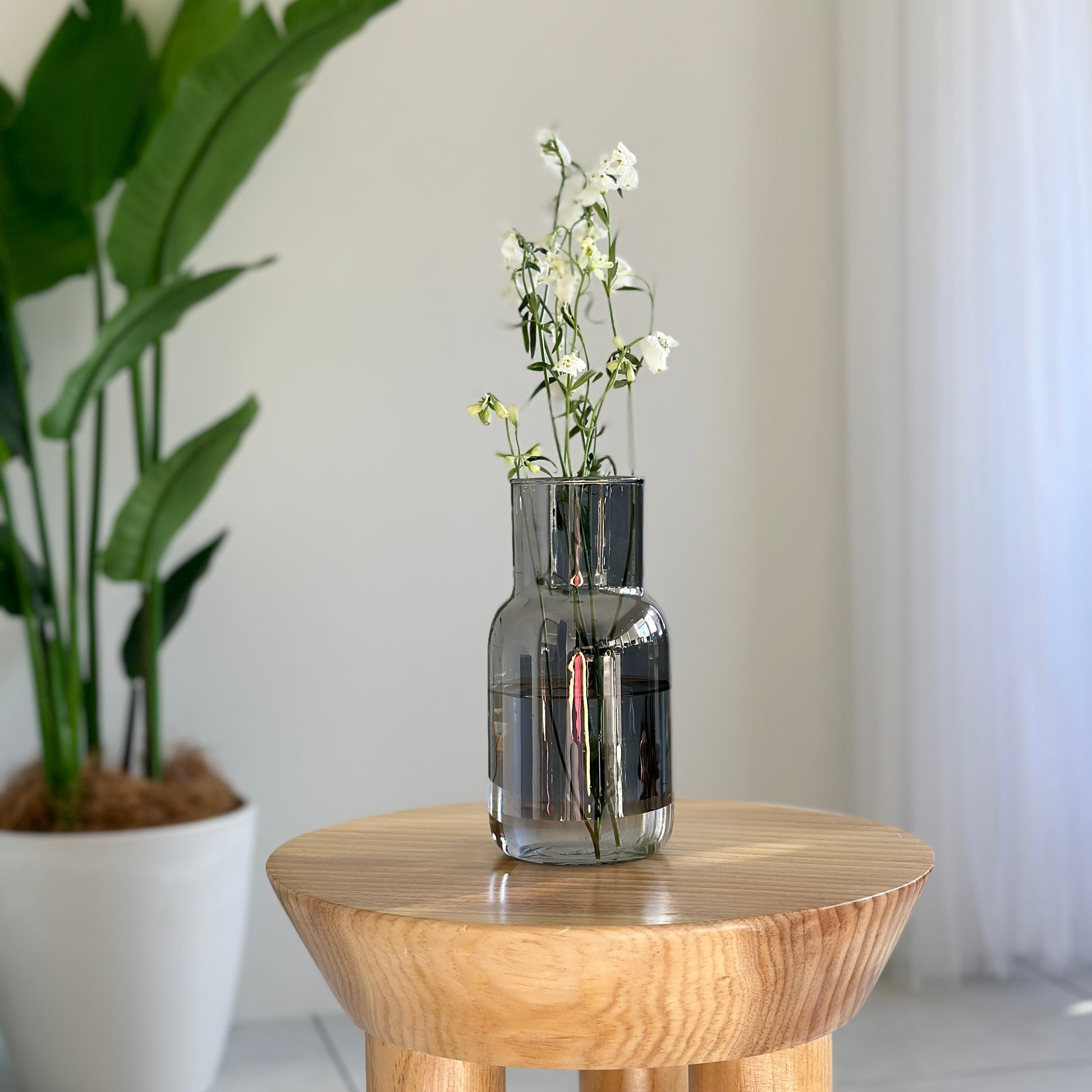 フラワーベース｜スモークグレーミドルベース - territory