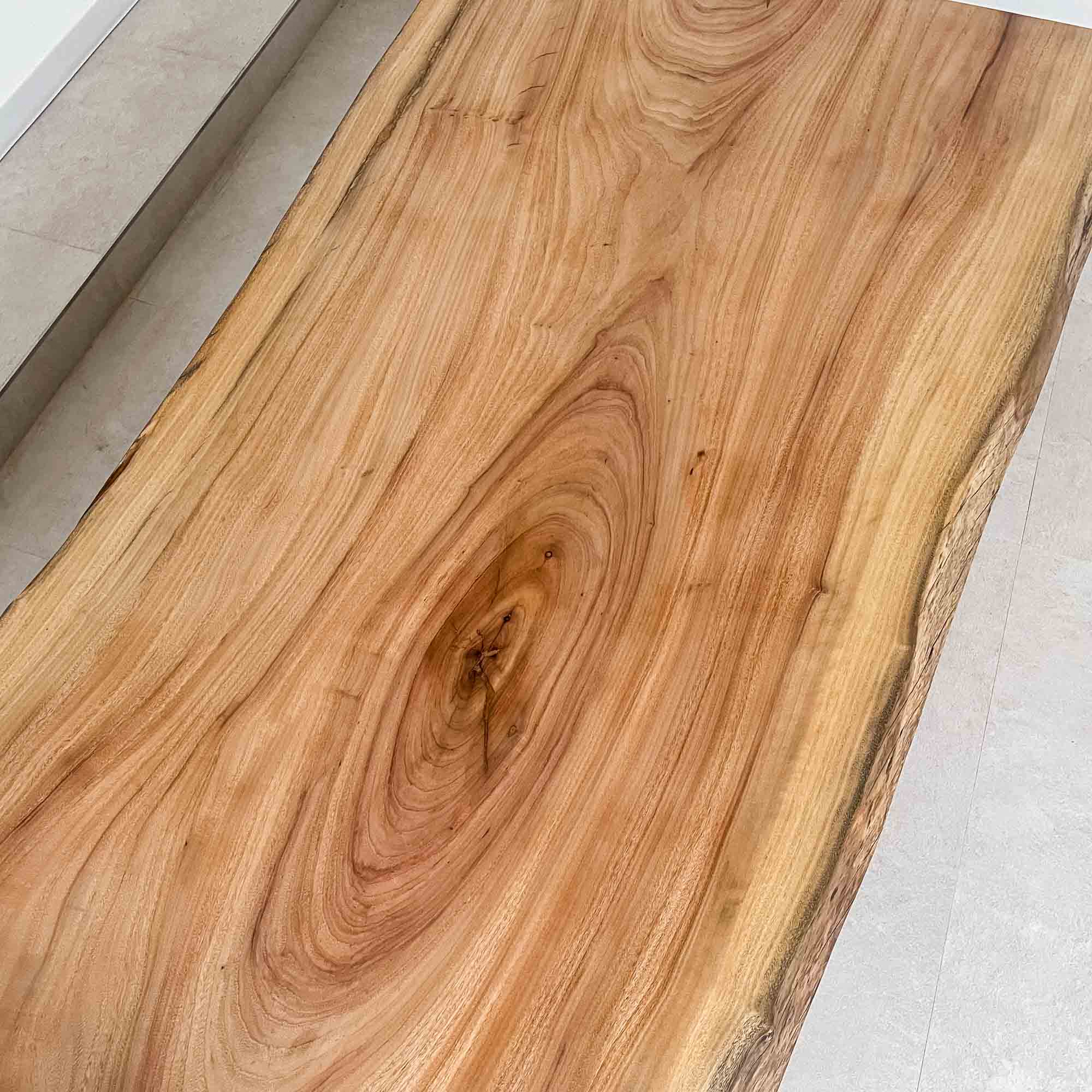 楠(くす)一枚板テーブル｜【公式】KIDO MEIMOKU（鬼童銘木） – 【公式