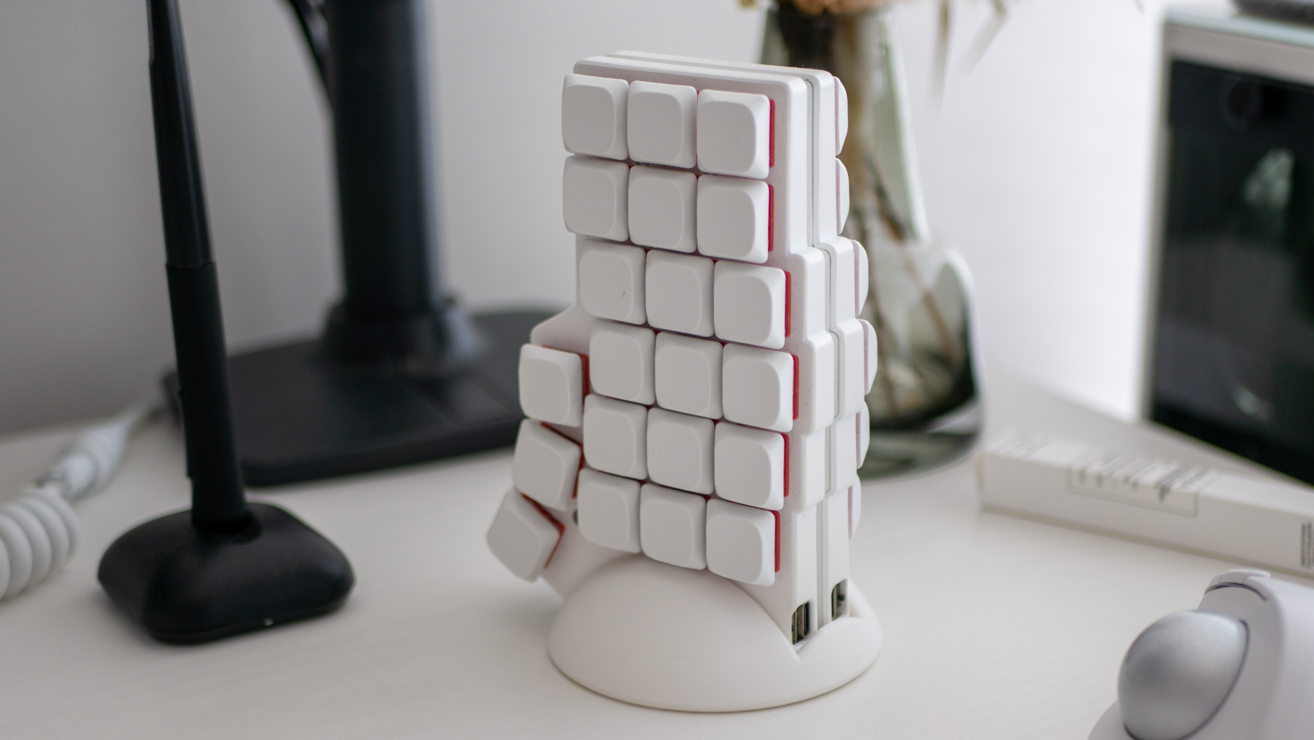 自作キーボード】無線でロープロファイルなErgonaut Oneを組み立てた