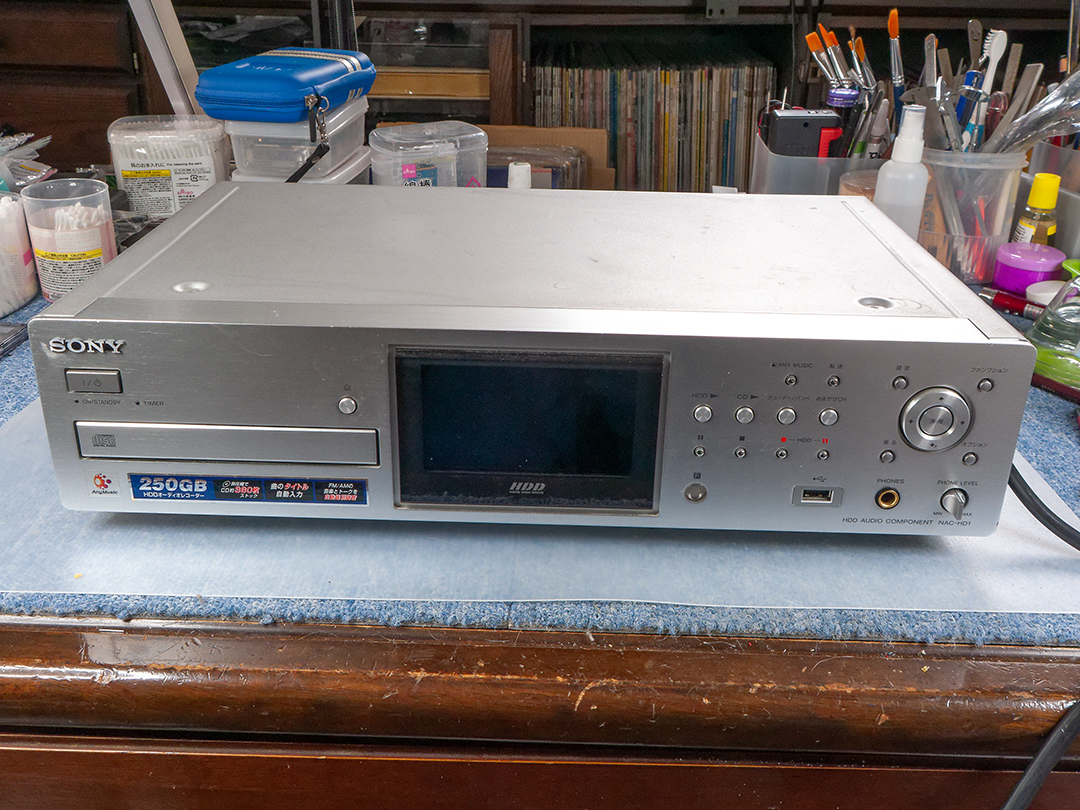 ジャンク SONY J-30 電源入りました。側面のネジ無し。再生できず。02