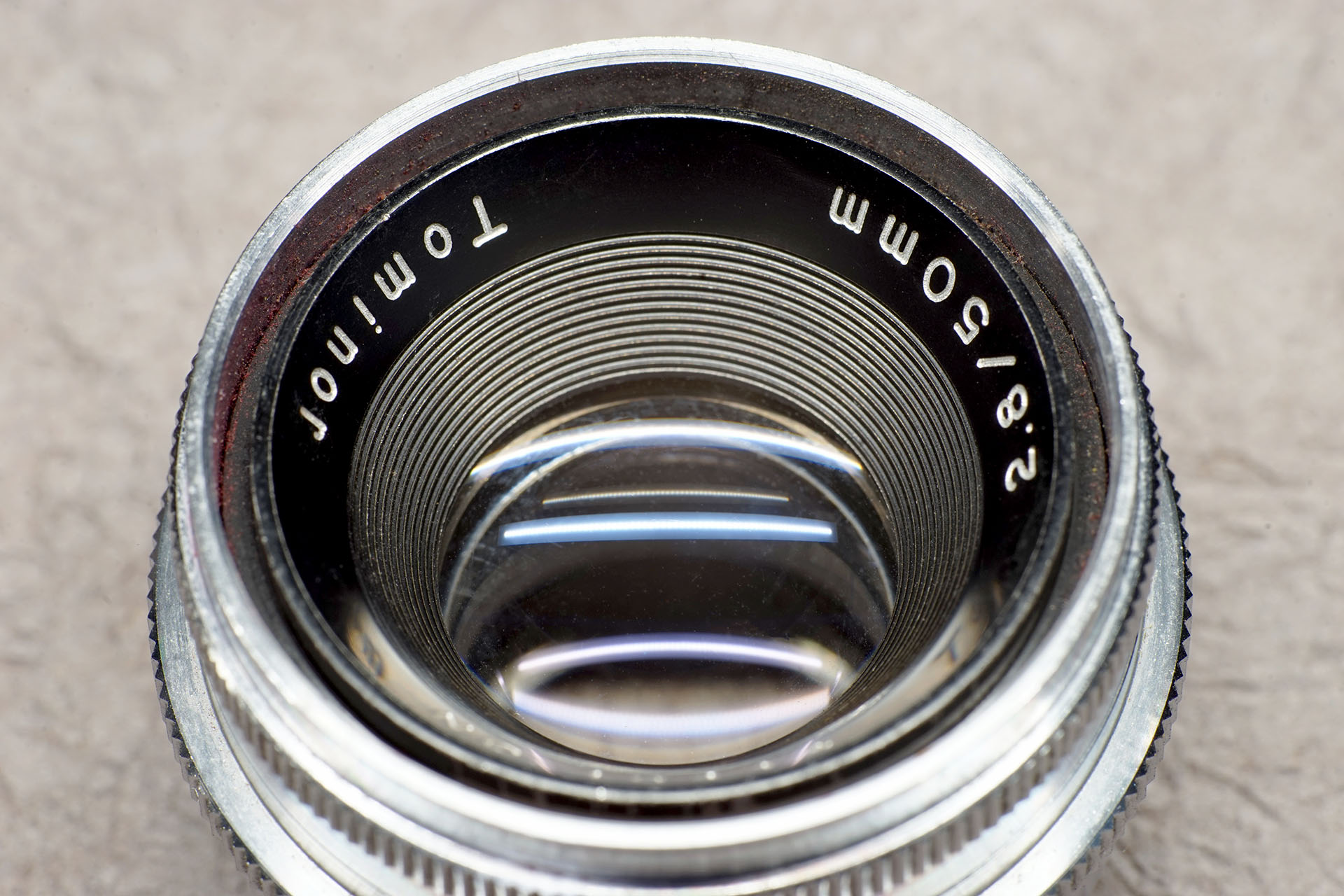 小さな異端者 ／ トミノール Tominor 50mm f2.8 - koiWide