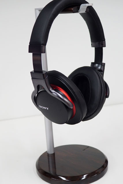 MDR-Z7」や「MDR-1A」の置き場に最適な、Deff x ソニーストアコラボの