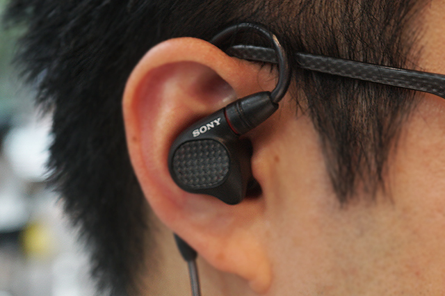 ソニーストアで、ステージモニターのインイヤーステレオヘッドホン
