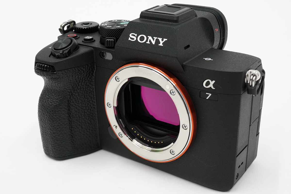 α7 IV「ILCE-7M4」を開封して付属品をチェック。本体充電はUSB PDに