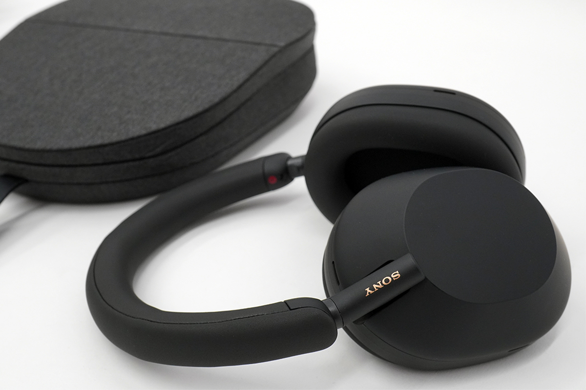 ワイヤレスノイズキャンセリングステレオヘッドセット「WH-1000XM5